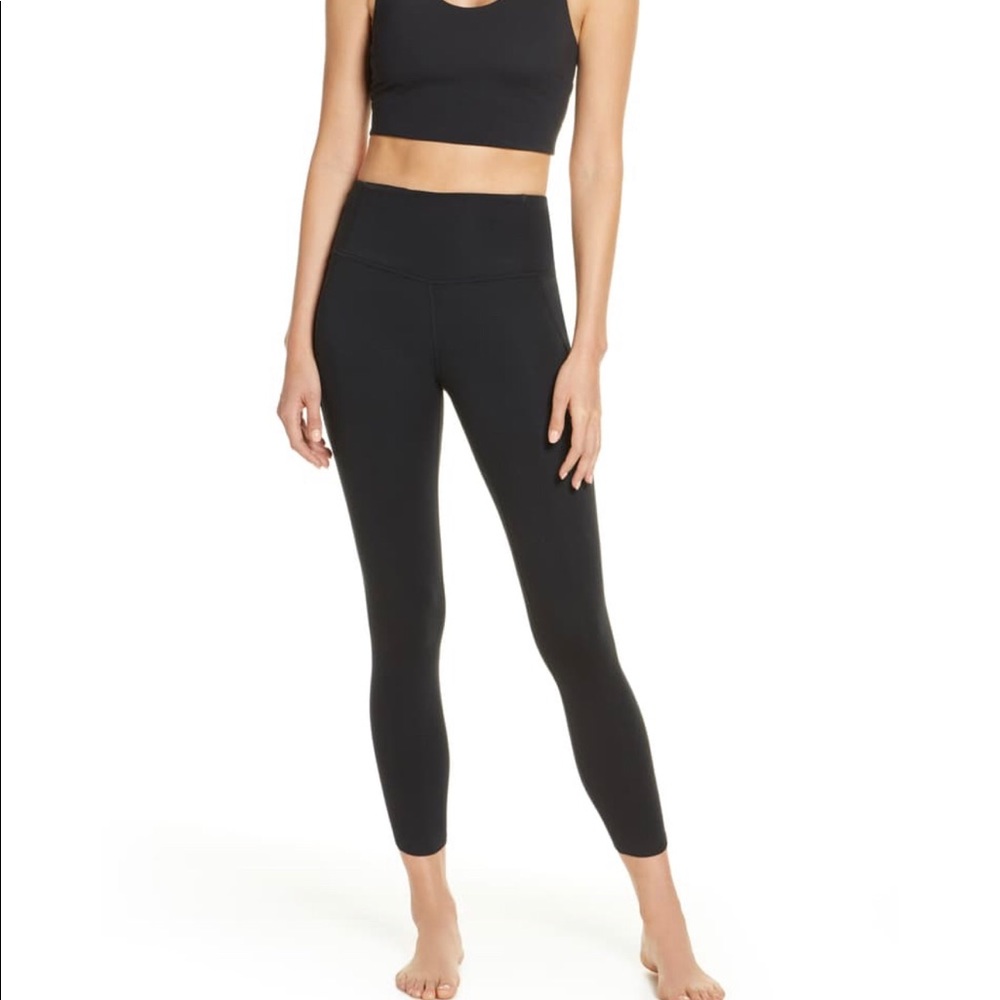 High Waist Studio Pocket 7/8 Leggings